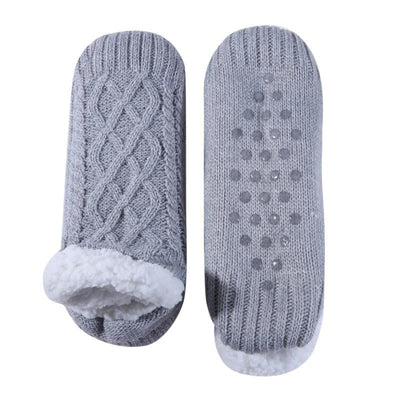 Grå kabelstickade tofflesockor med fleecemudd och halkskyddsprickar