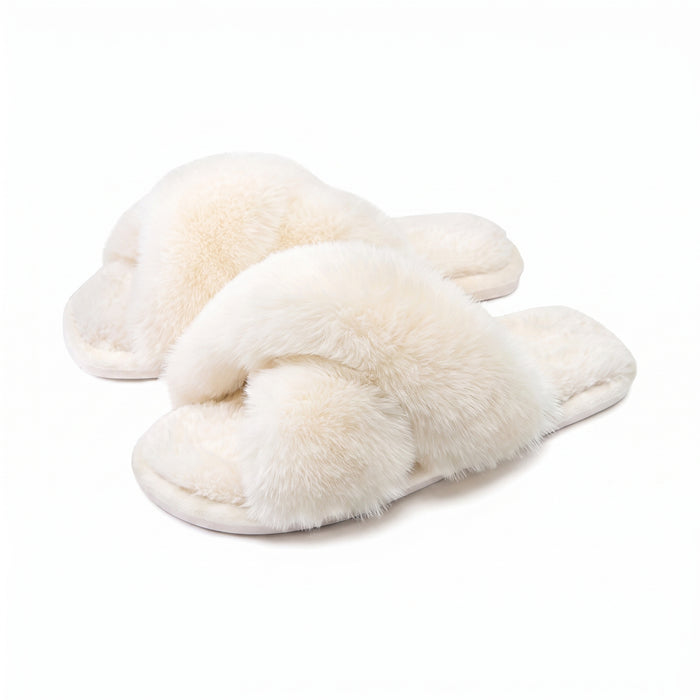 Cremehvide bløde slippers i kunstpels med krydsede remme