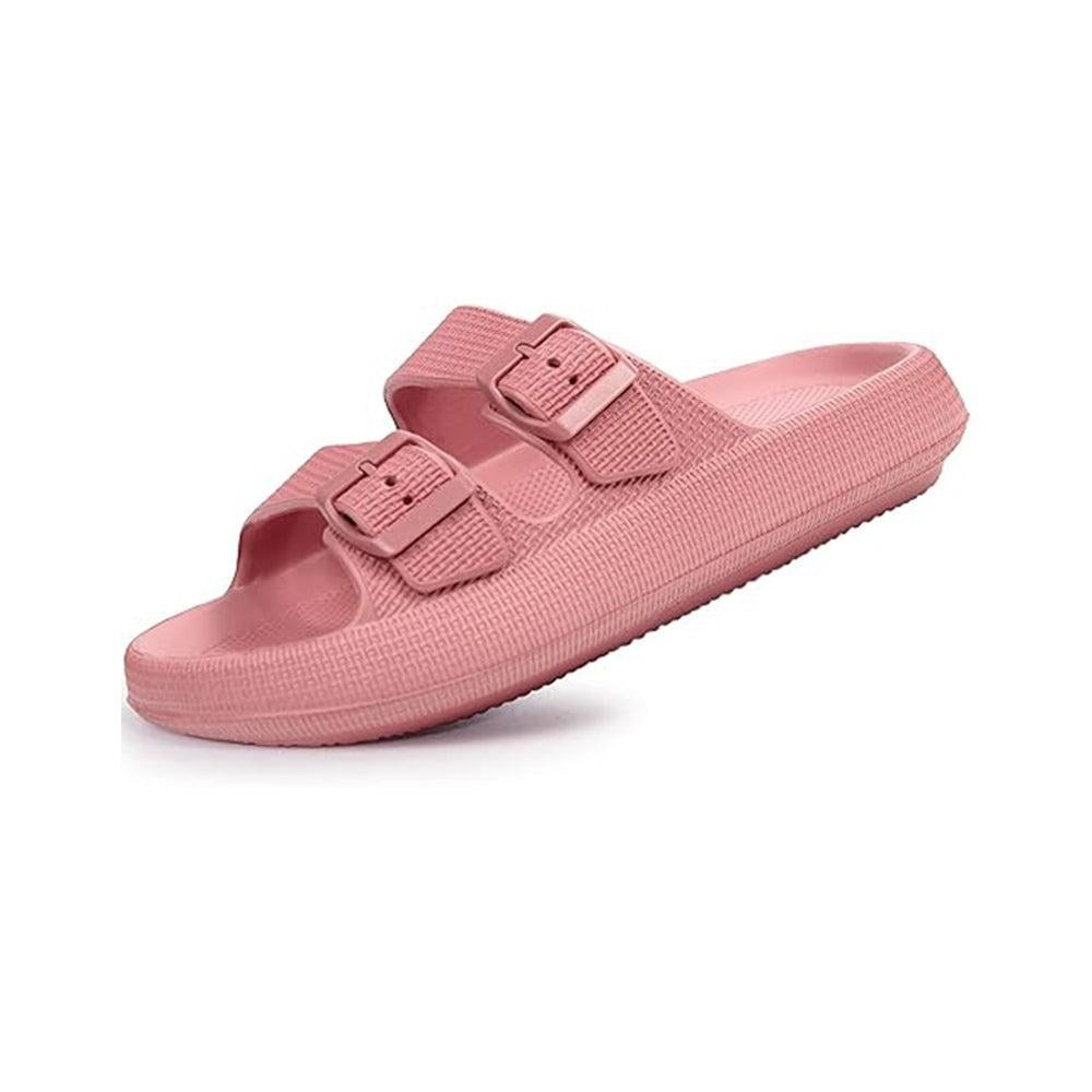Rosa slip-in-tofflor med dubbla spännen på vit bakgrund