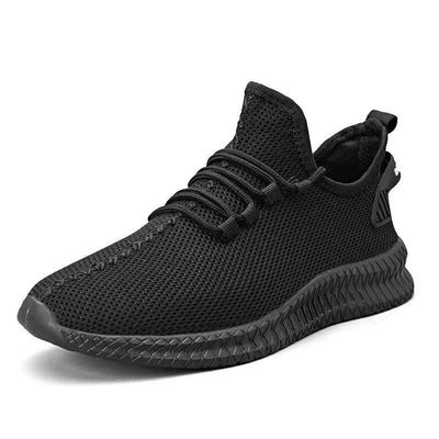 Svarta sneakers i luftigt nätmaterial med mönstrad sula