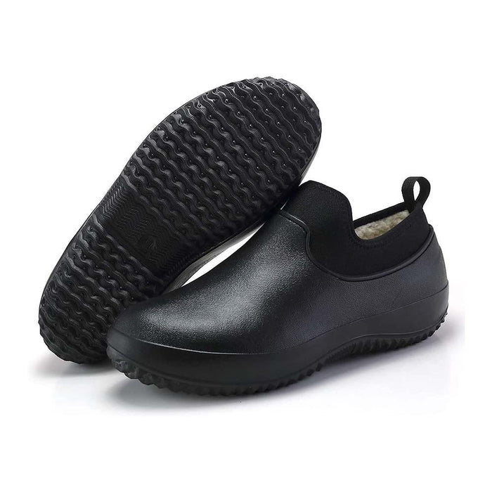 Svarta vattentäta slip-on-vinterskor med räfflad sula